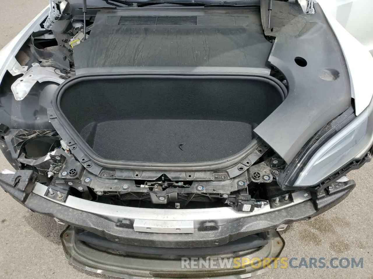 11 Photograph of a damaged car 5YJSA1E57NF487187 TESLA MODEL S 2022