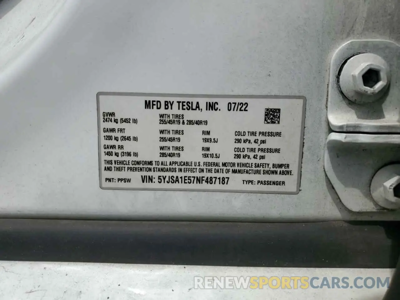 13 Photograph of a damaged car 5YJSA1E57NF487187 TESLA MODEL S 2022