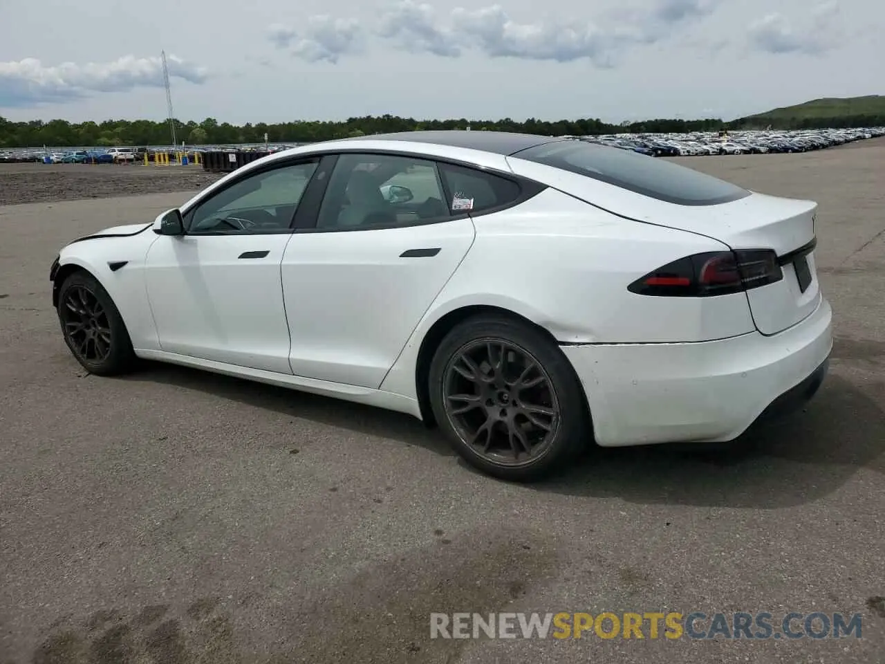 2 Photograph of a damaged car 5YJSA1E57NF487187 TESLA MODEL S 2022