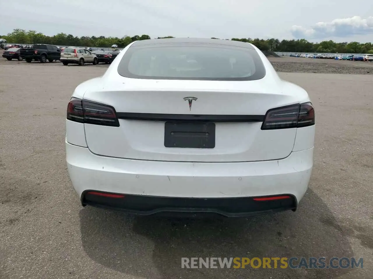 6 Photograph of a damaged car 5YJSA1E57NF487187 TESLA MODEL S 2022