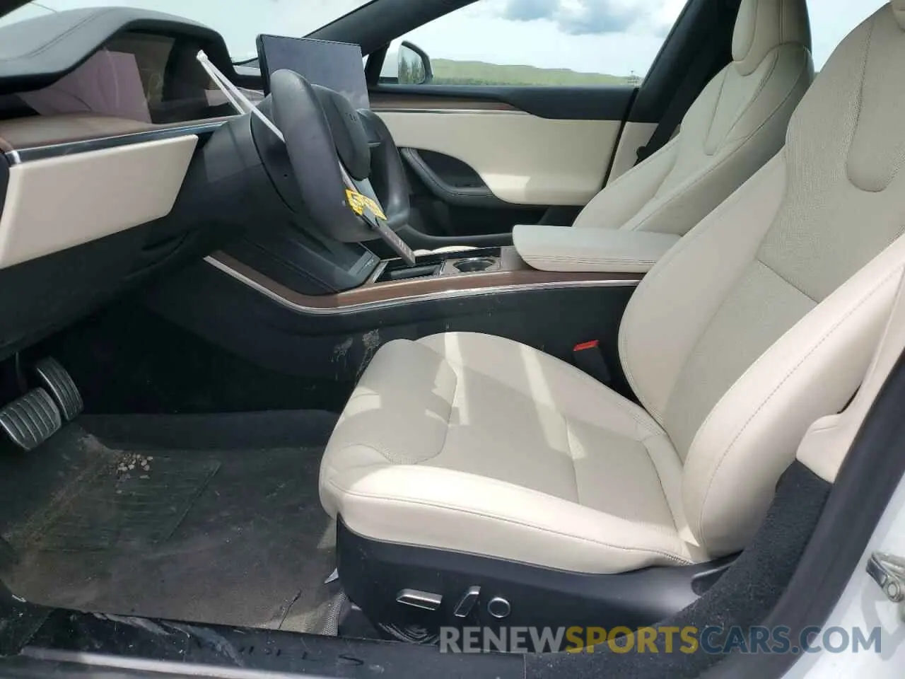7 Photograph of a damaged car 5YJSA1E57NF487187 TESLA MODEL S 2022