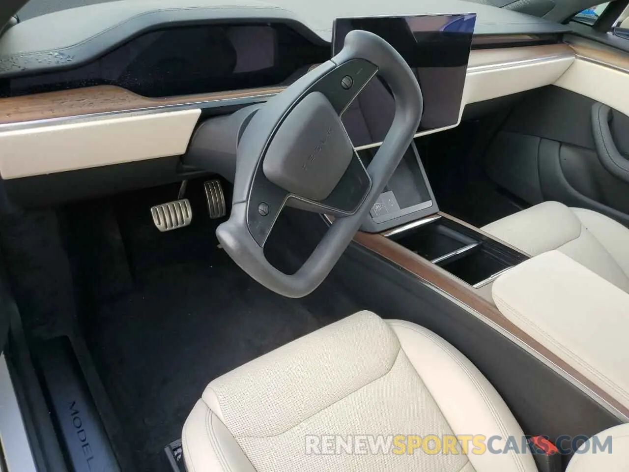 8 Photograph of a damaged car 5YJSA1E57NF487464 TESLA MODEL S 2022