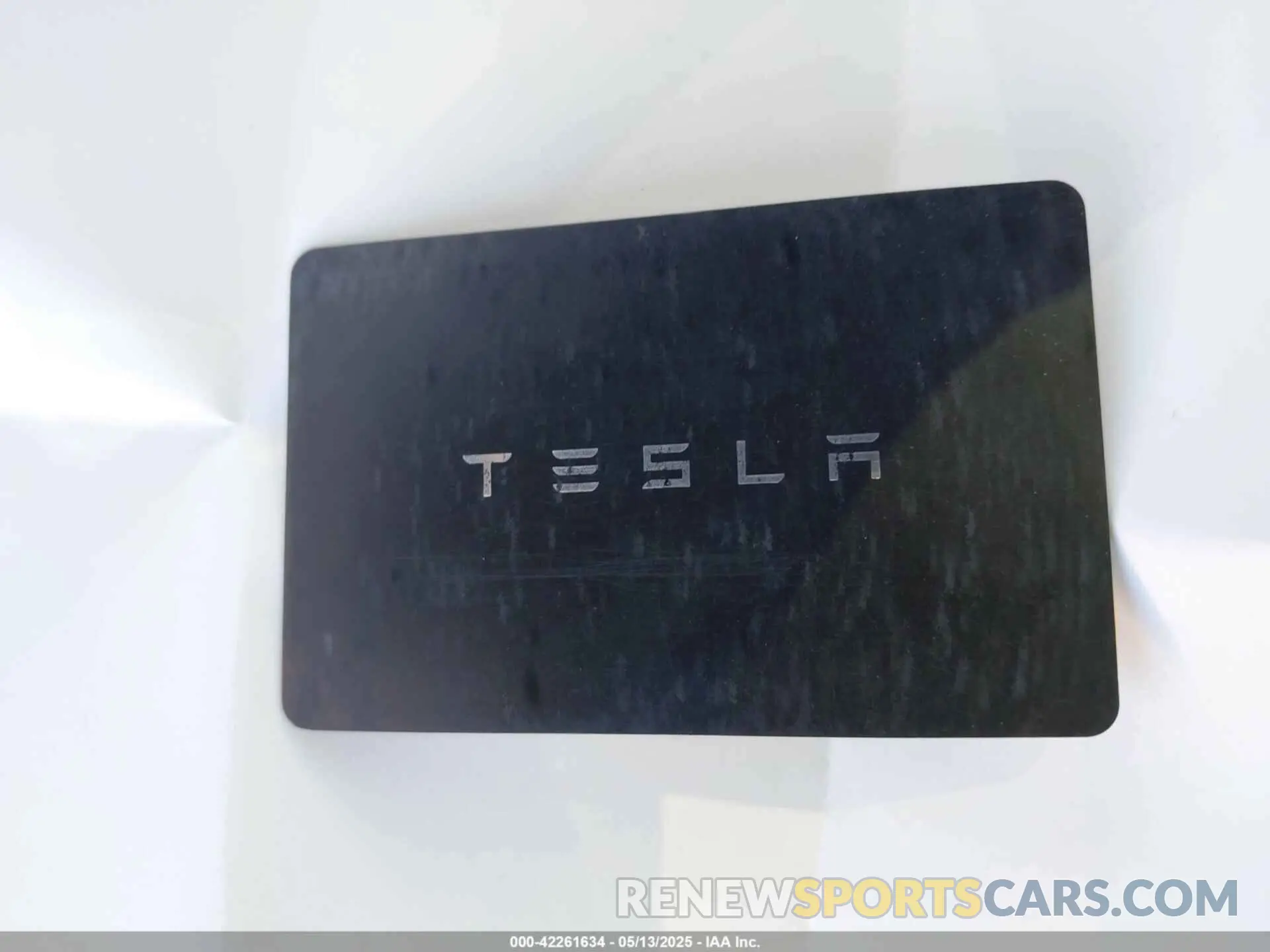 11 Photograph of a damaged car 5YJSA1E57NF491188 TESLA MODEL S 2022