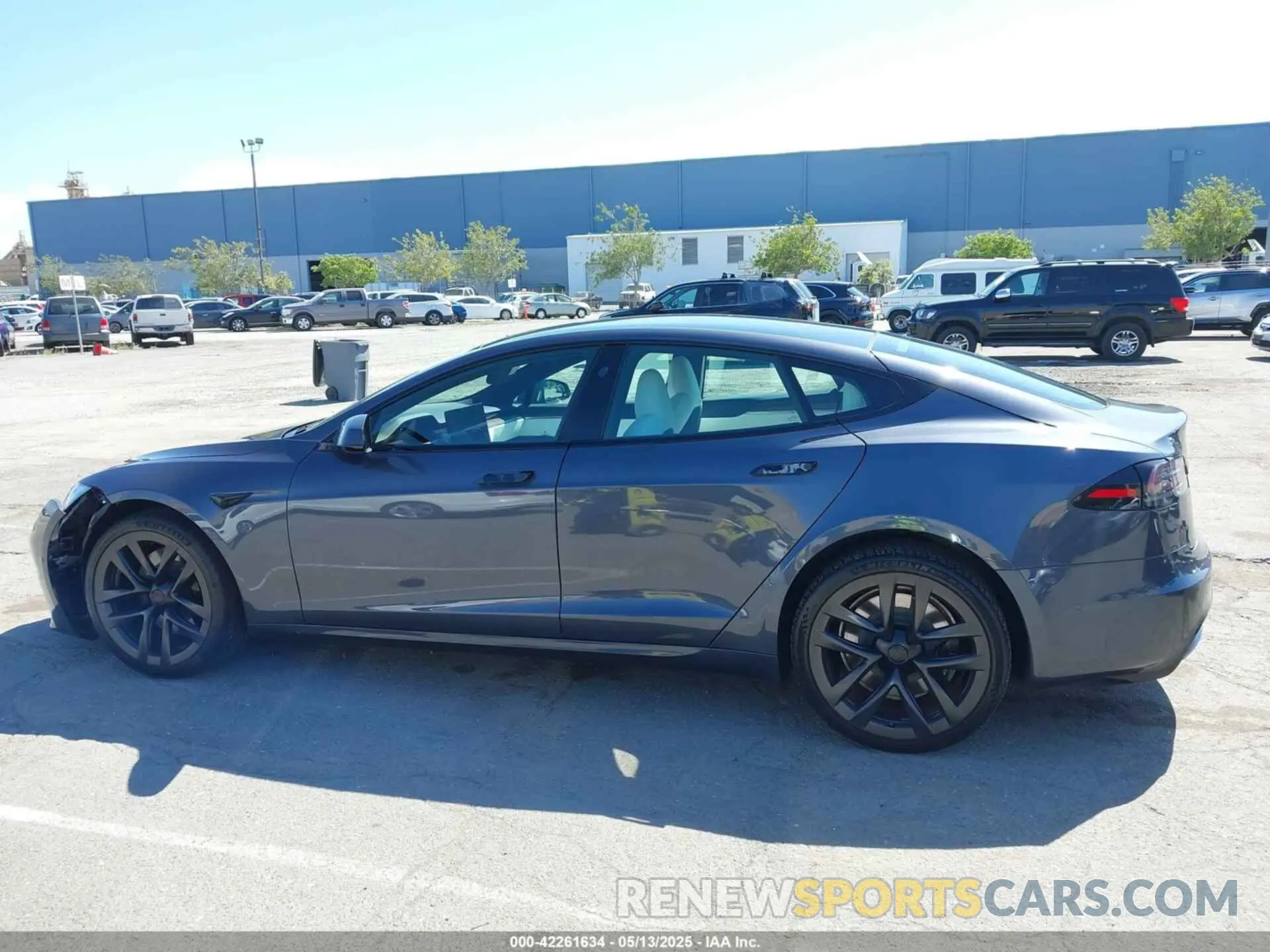 14 Photograph of a damaged car 5YJSA1E57NF491188 TESLA MODEL S 2022