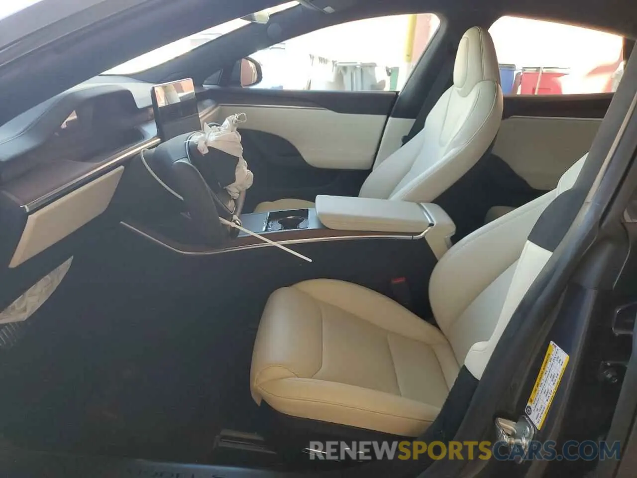 7 Photograph of a damaged car 5YJSA1E58NF461309 TESLA MODEL S 2022