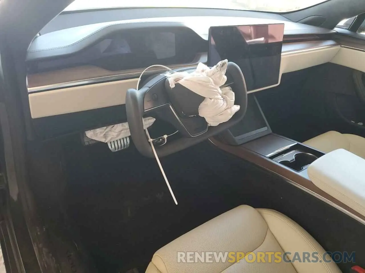 8 Photograph of a damaged car 5YJSA1E58NF461309 TESLA MODEL S 2022