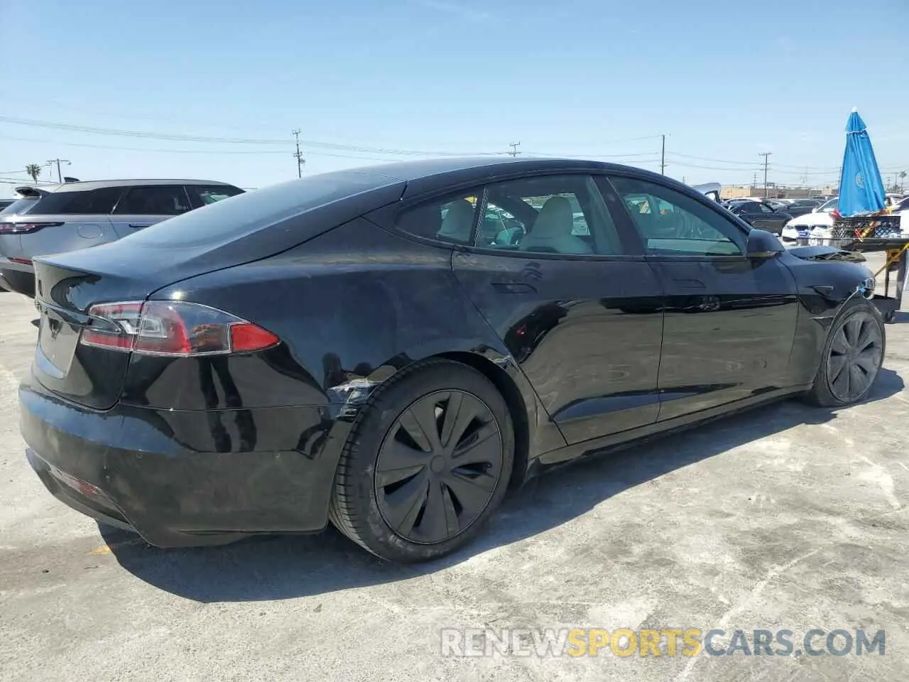 3 Photograph of a damaged car 5YJSA1E58NF463934 TESLA MODEL S 2022