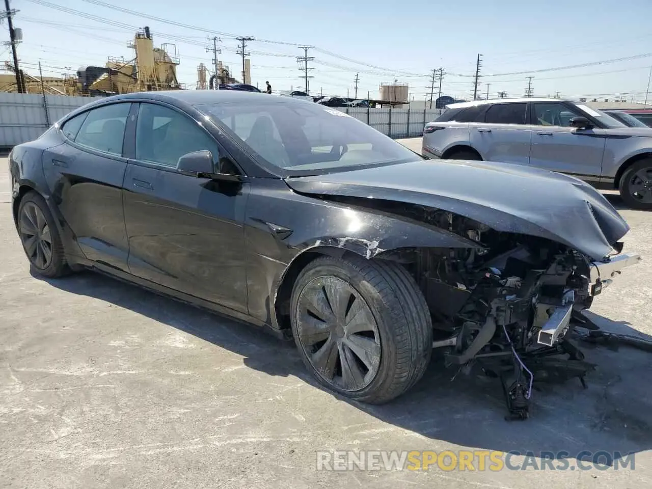4 Photograph of a damaged car 5YJSA1E58NF463934 TESLA MODEL S 2022