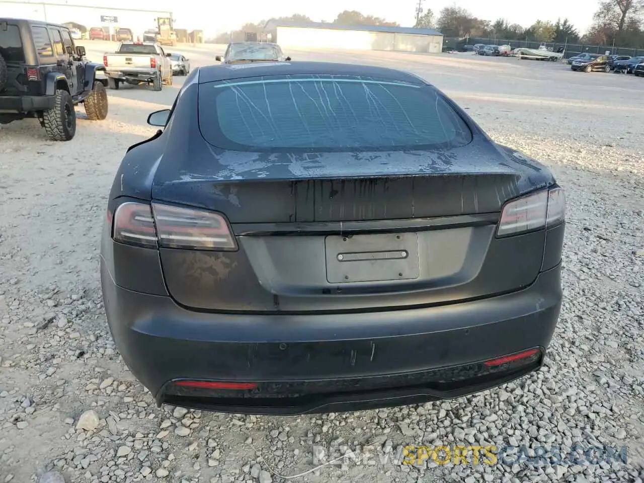 6 Photograph of a damaged car 5YJSA1E58NF477123 TESLA MODEL S 2022