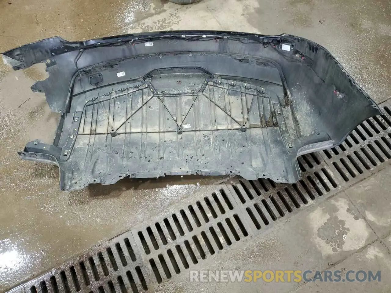 12 Photograph of a damaged car 5YJSA1E58NF478370 TESLA MODEL S 2022