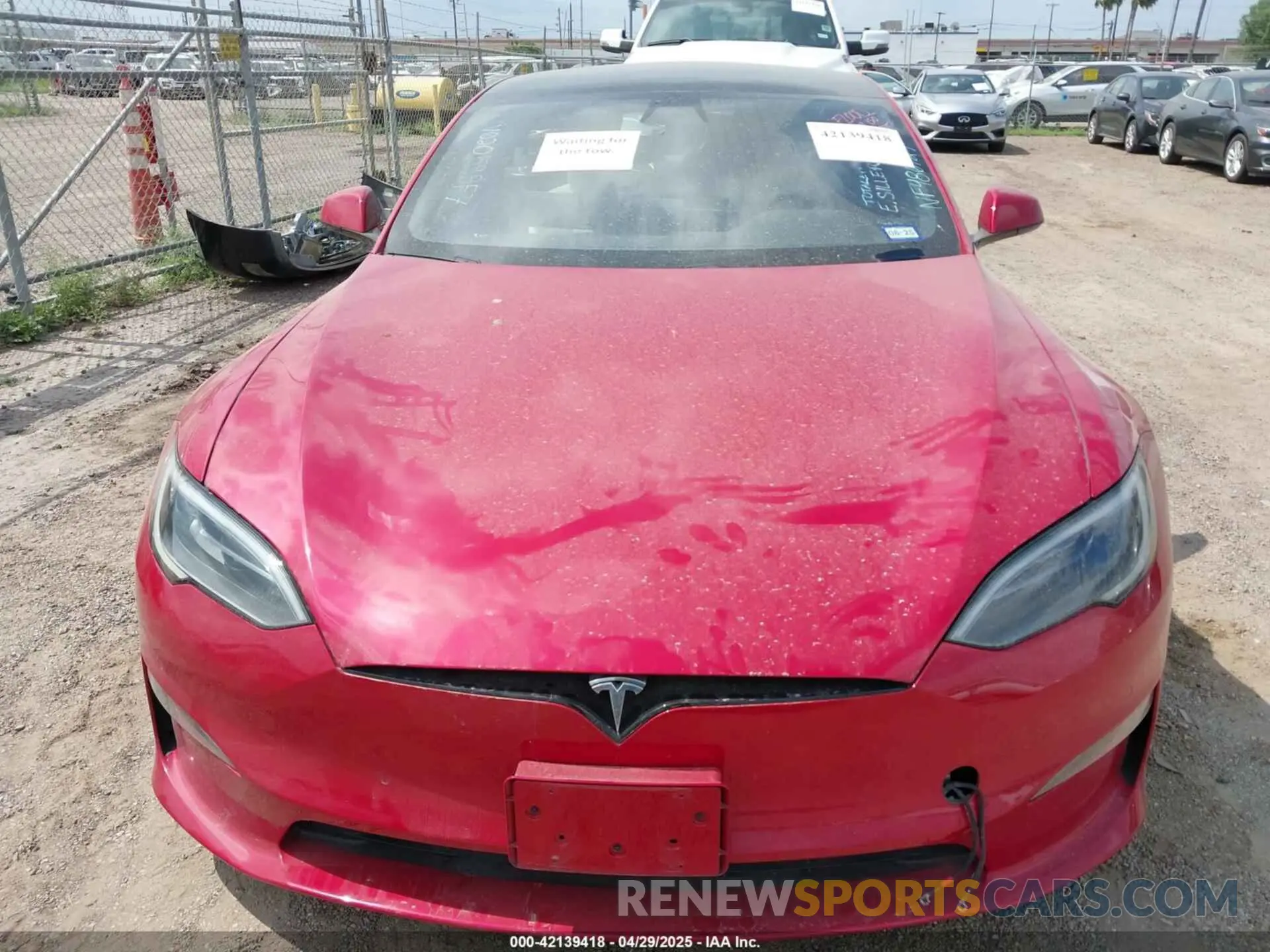 6 Photograph of a damaged car 5YJSA1E58NF486727 TESLA MODEL S 2022