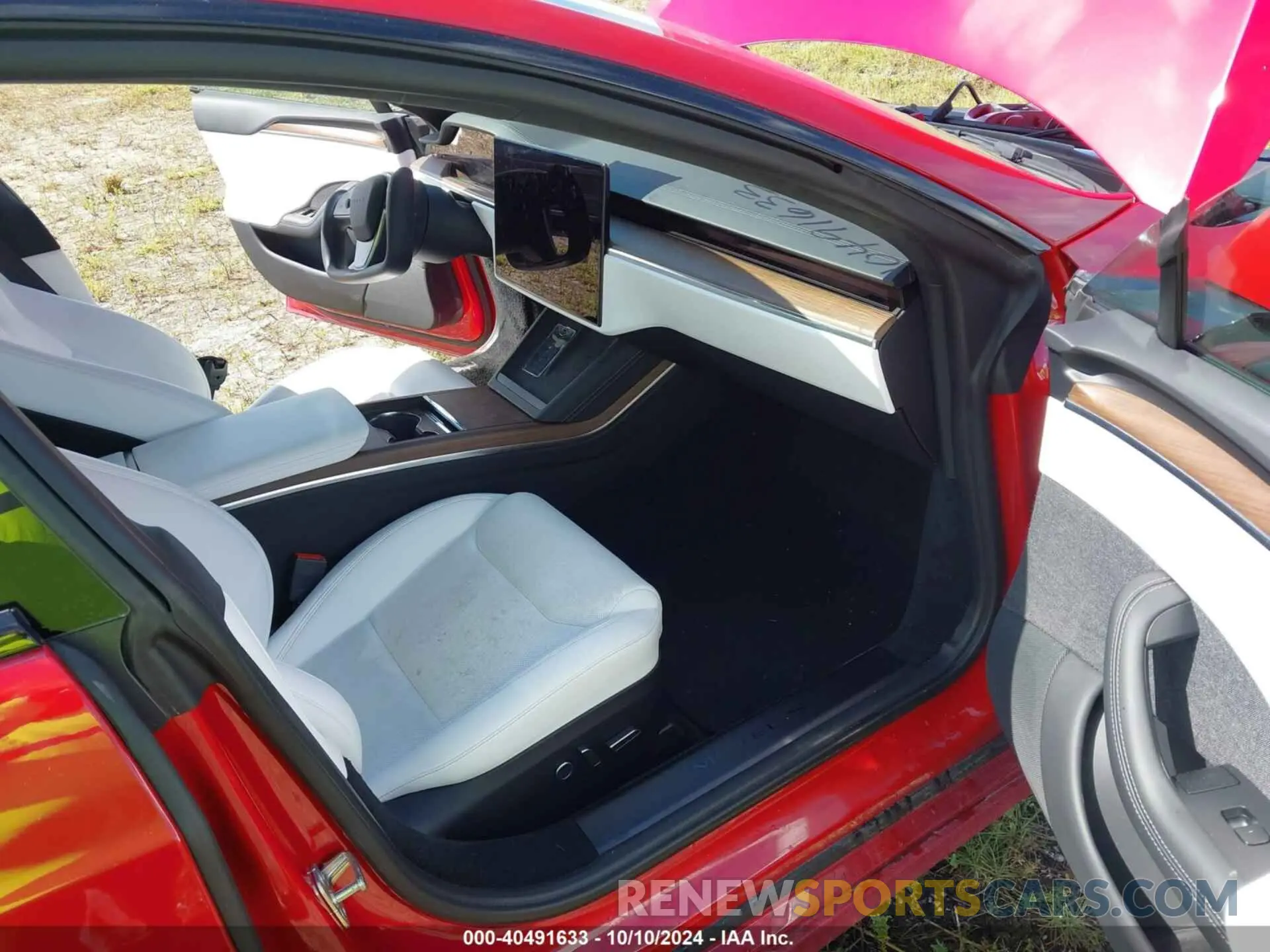 5 Photograph of a damaged car 5YJSA1E58NF487909 TESLA MODEL S 2022