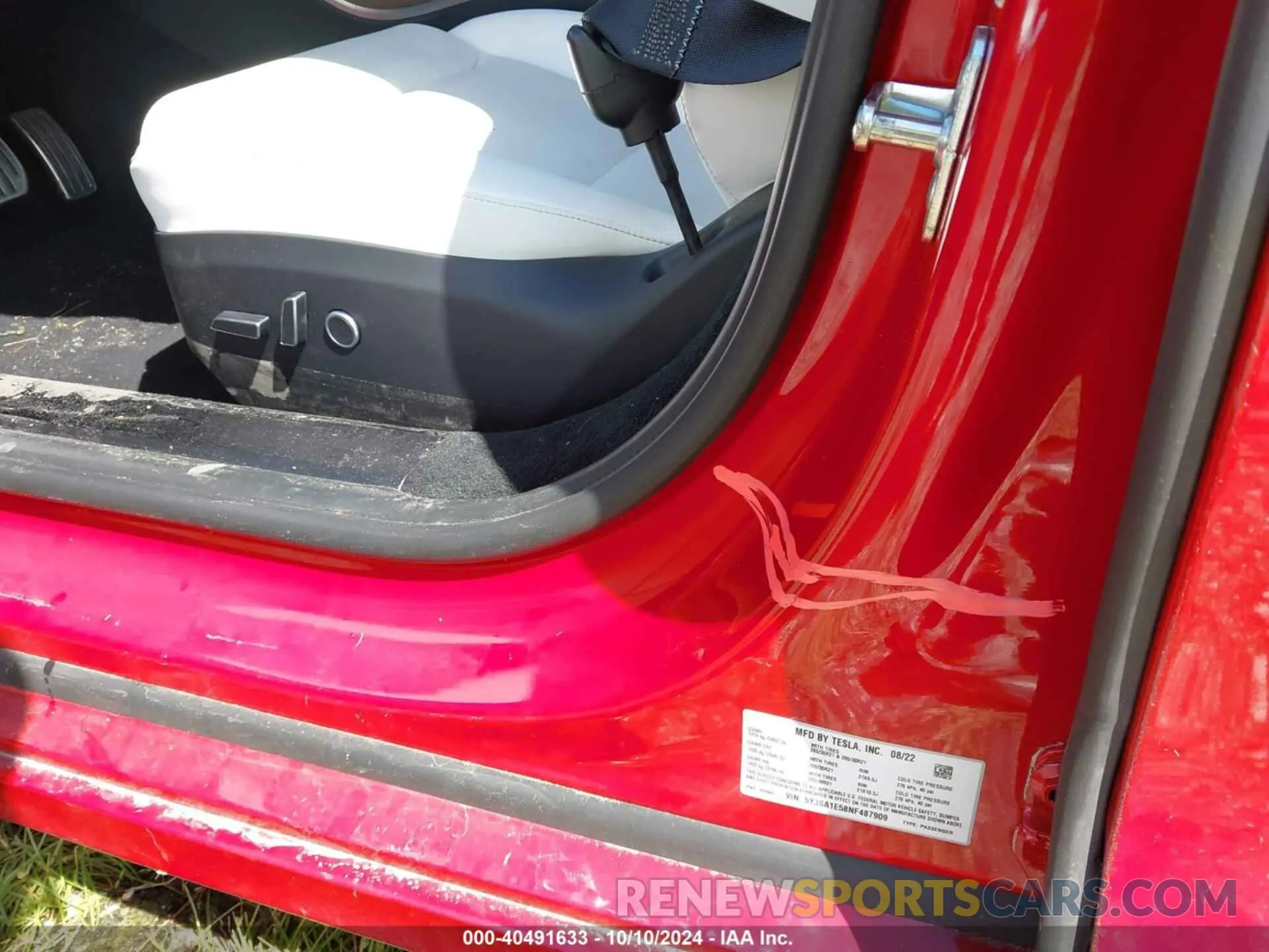 6 Photograph of a damaged car 5YJSA1E58NF487909 TESLA MODEL S 2022