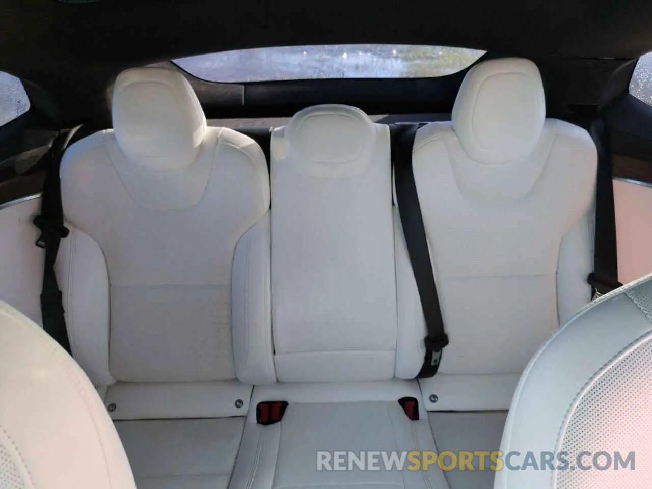 10 Photograph of a damaged car 5YJSA1E58NF488560 TESLA MODEL S 2022