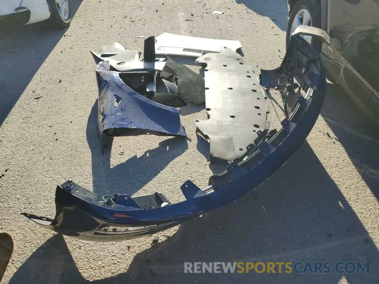 12 Photograph of a damaged car 5YJSA1E58NF491586 TESLA MODEL S 2022