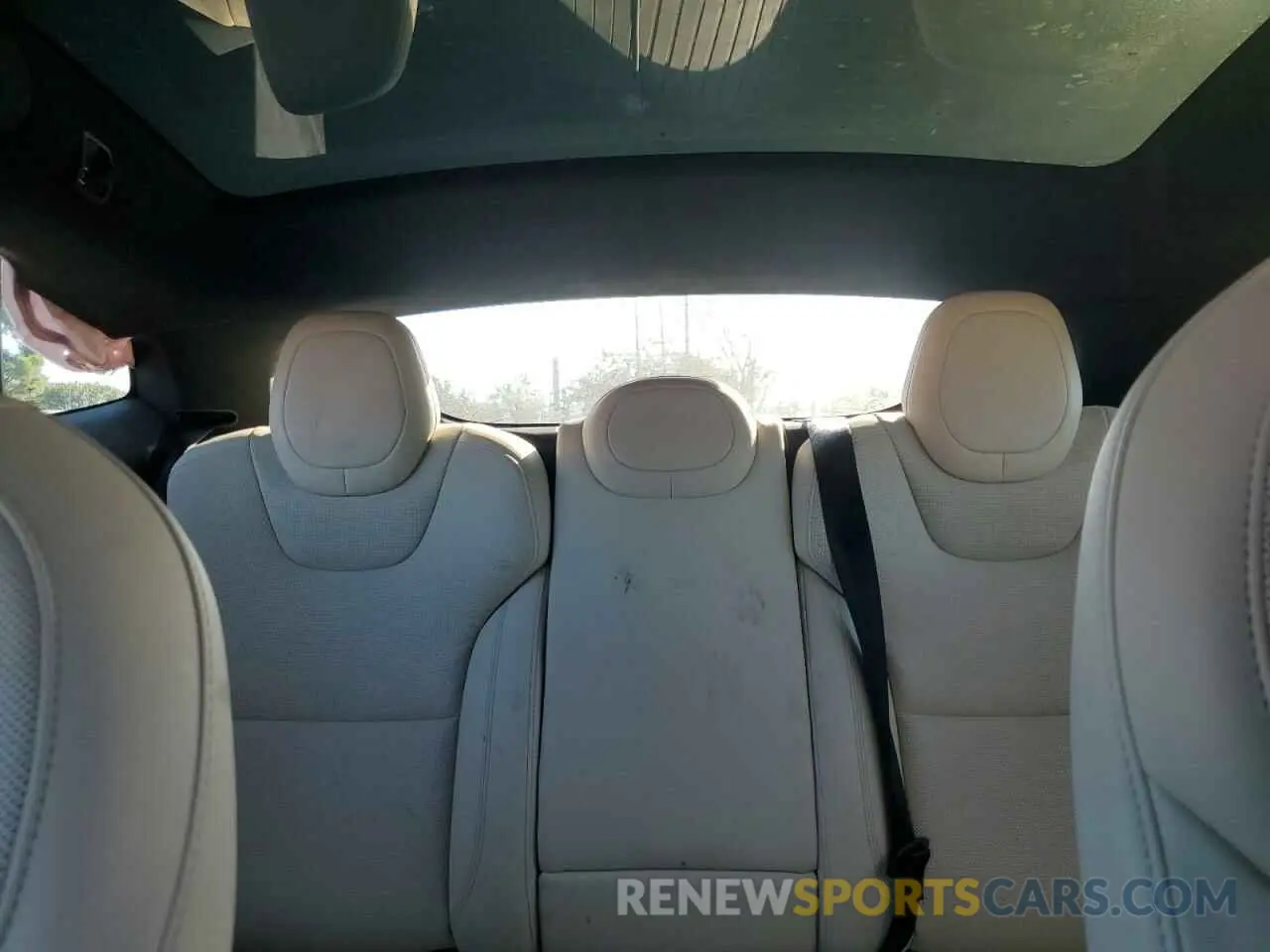 10 Photograph of a damaged car 5YJSA1E59NF460010 TESLA MODEL S 2022