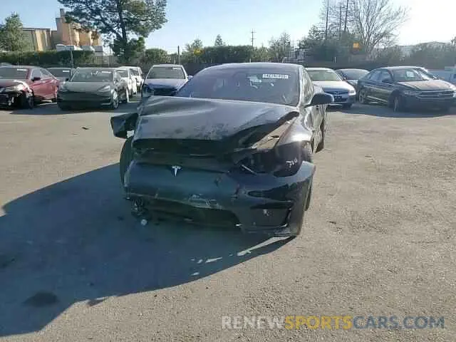 11 Photograph of a damaged car 5YJSA1E59NF460010 TESLA MODEL S 2022