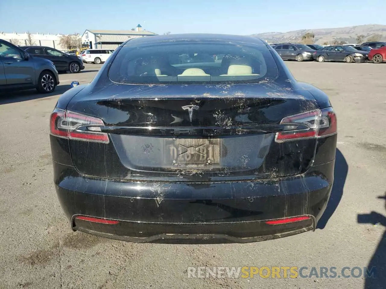 6 Photograph of a damaged car 5YJSA1E59NF460010 TESLA MODEL S 2022