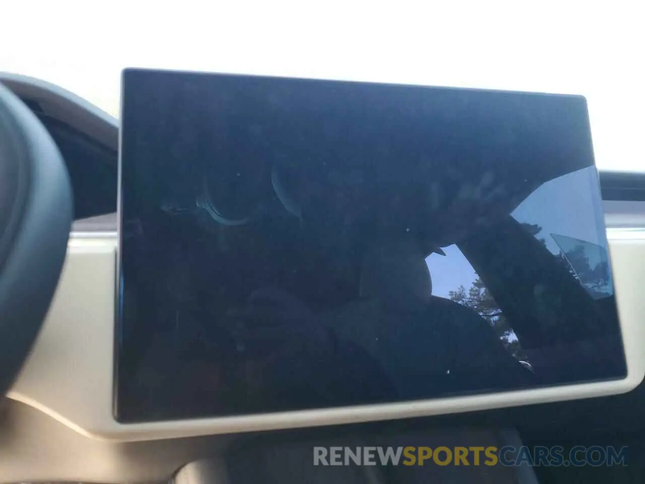 9 Photograph of a damaged car 5YJSA1E59NF460010 TESLA MODEL S 2022