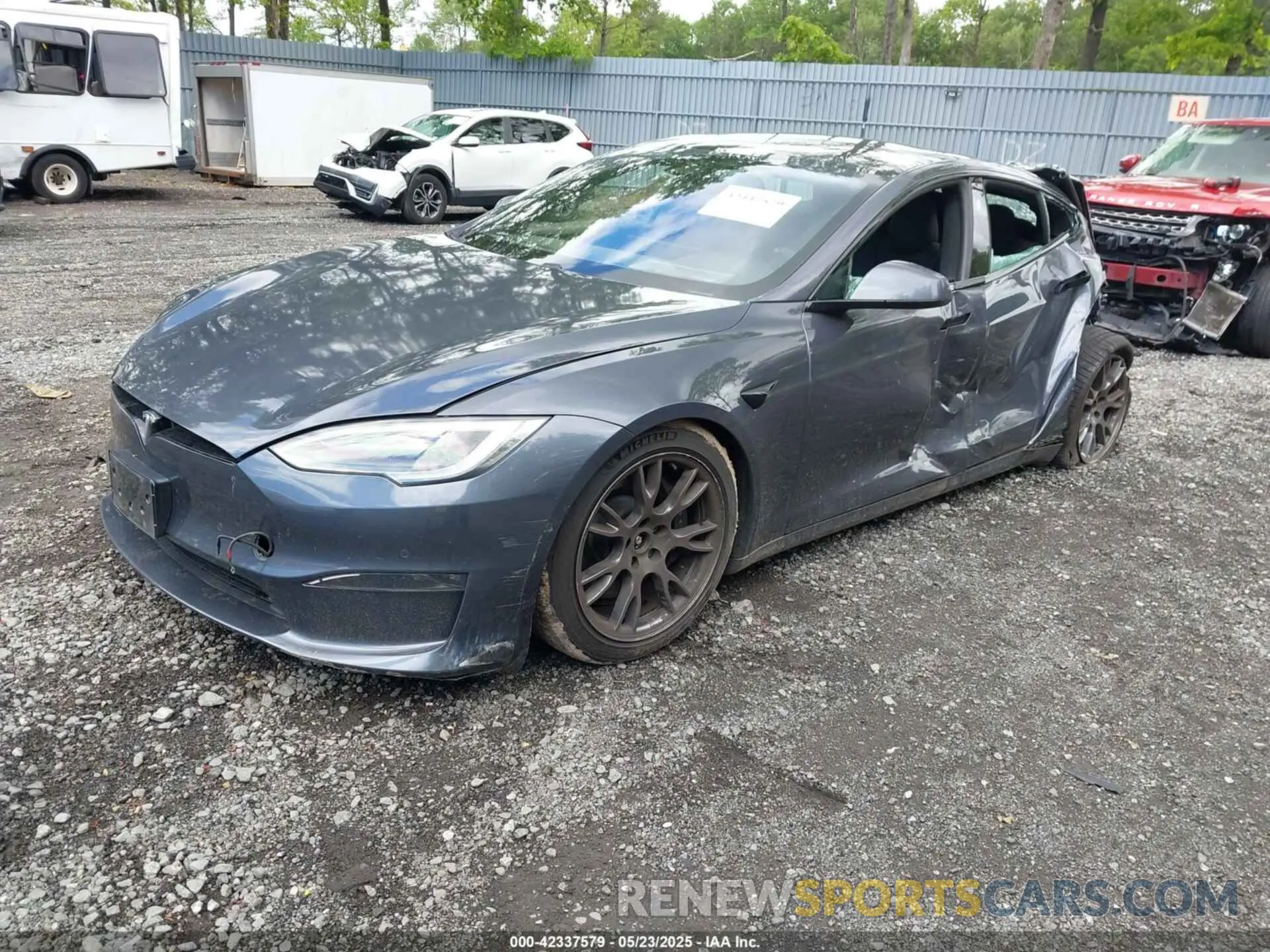 2 Photograph of a damaged car 5YJSA1E59NF469015 TESLA MODEL S 2022