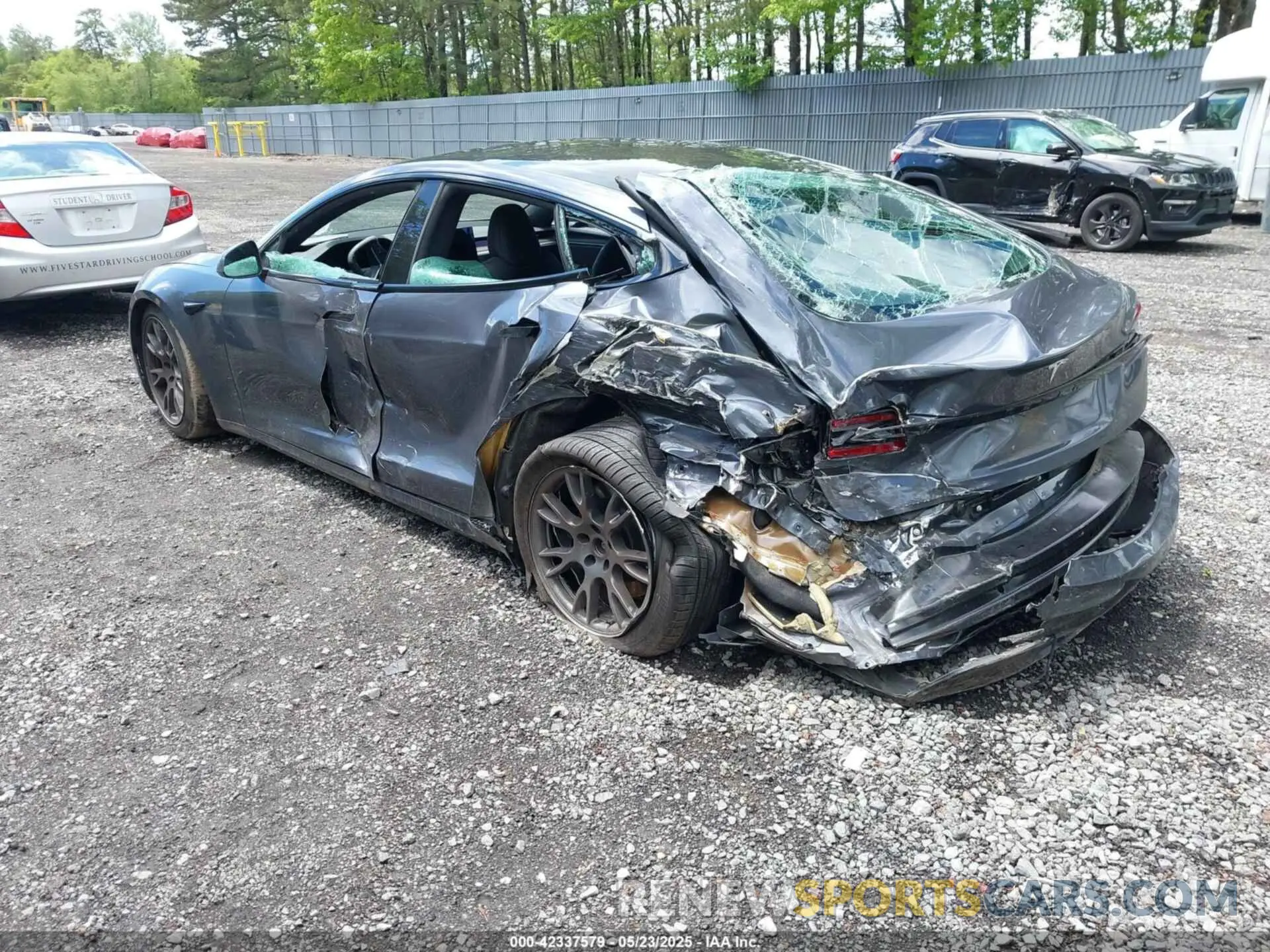 3 Photograph of a damaged car 5YJSA1E59NF469015 TESLA MODEL S 2022