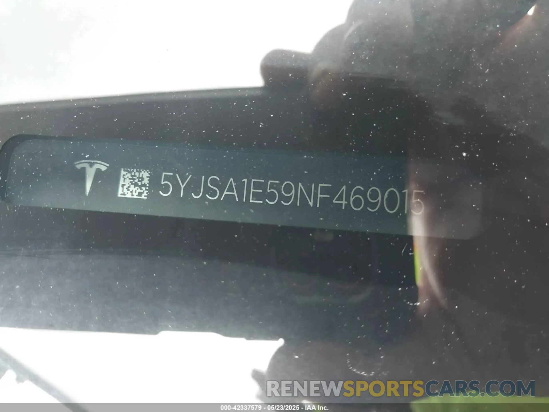 9 Photograph of a damaged car 5YJSA1E59NF469015 TESLA MODEL S 2022