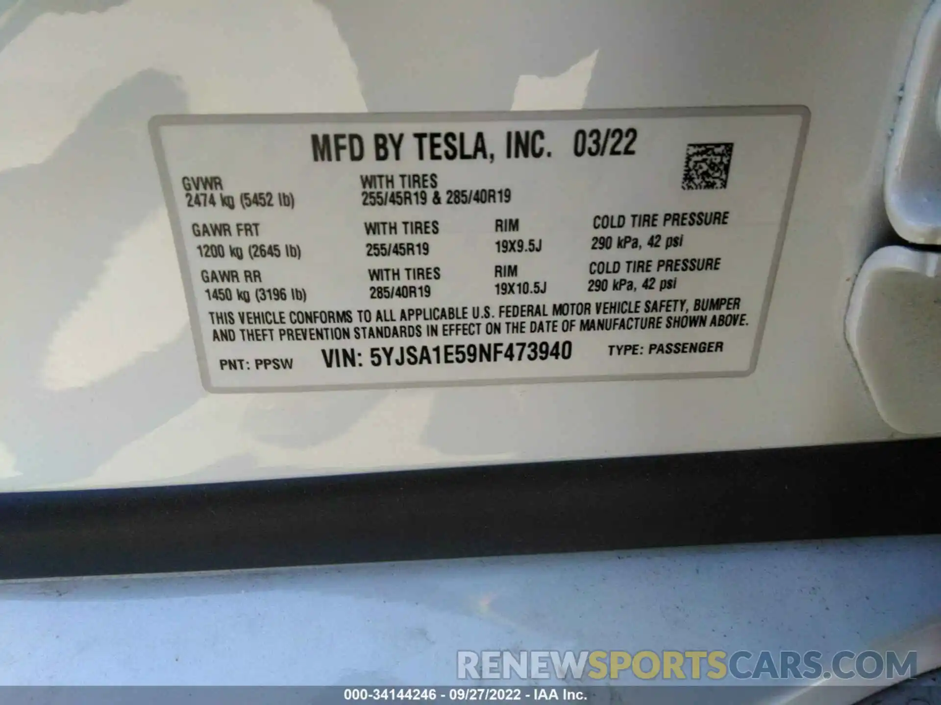 9 Photograph of a damaged car 5YJSA1E59NF473940 TESLA MODEL S 2022