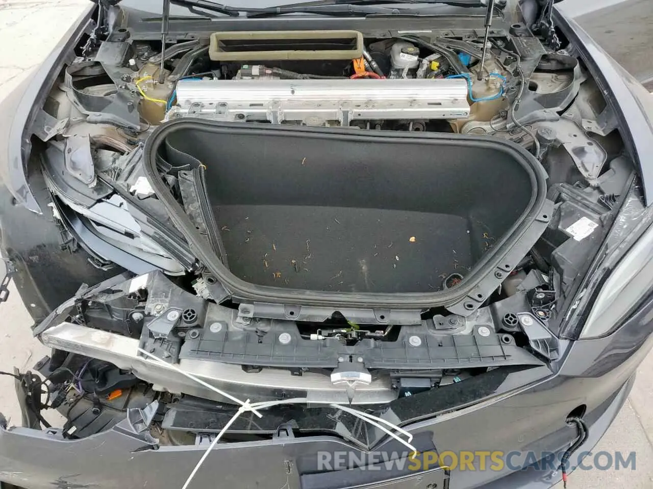 11 Photograph of a damaged car 5YJSA1E59NF474103 TESLA MODEL S 2022