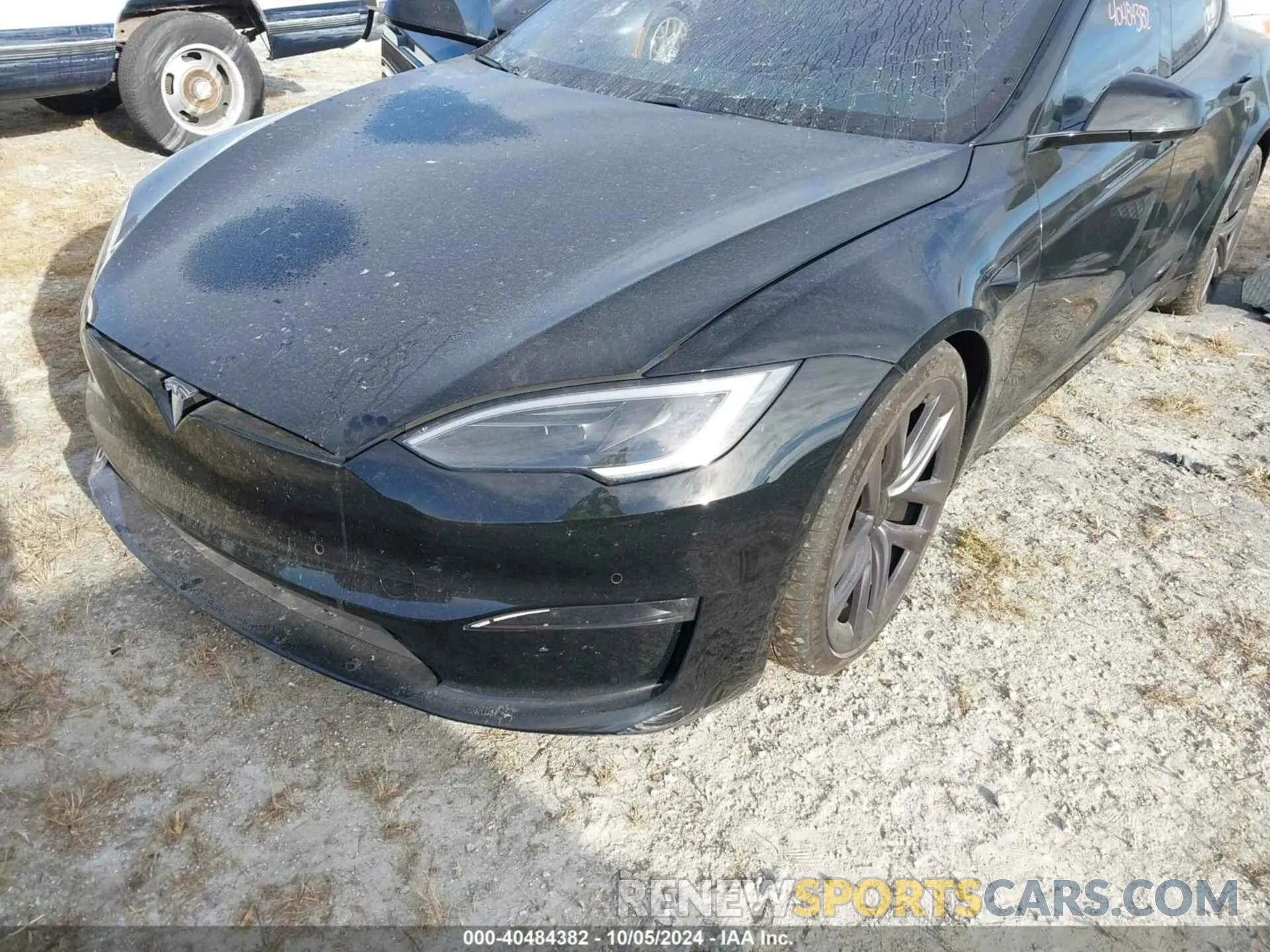 6 Photograph of a damaged car 5YJSA1E59NF477115 TESLA MODEL S 2022