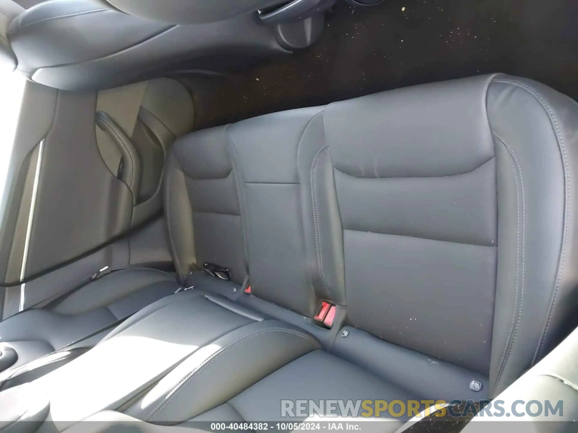 8 Photograph of a damaged car 5YJSA1E59NF477115 TESLA MODEL S 2022