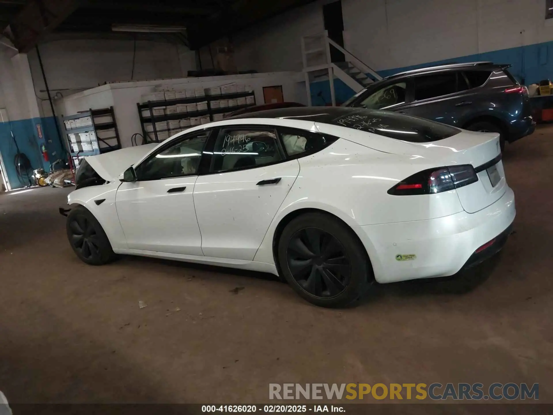 13 Photograph of a damaged car 5YJSA1E59NF493914 TESLA MODEL S 2022