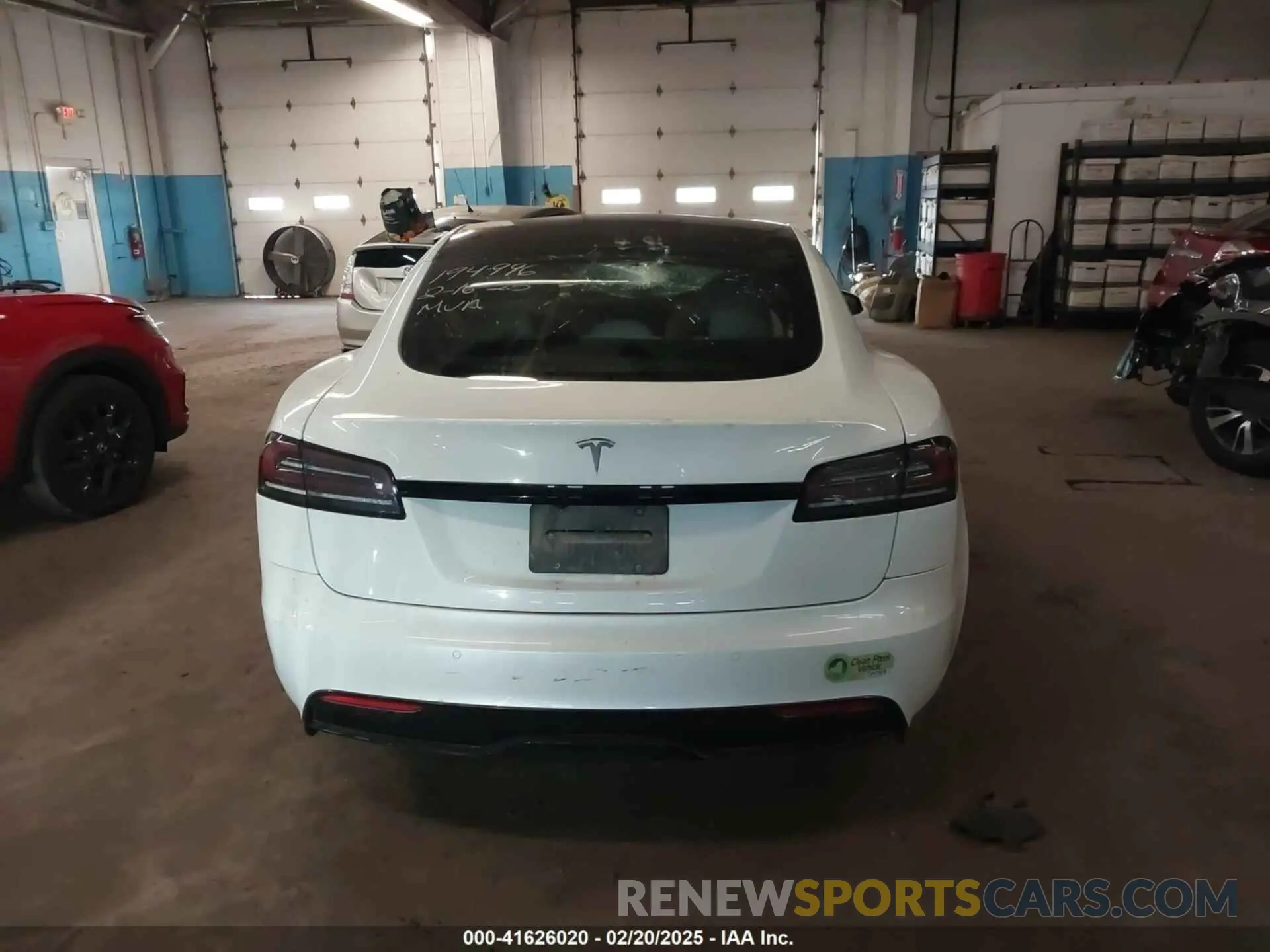 15 Photograph of a damaged car 5YJSA1E59NF493914 TESLA MODEL S 2022