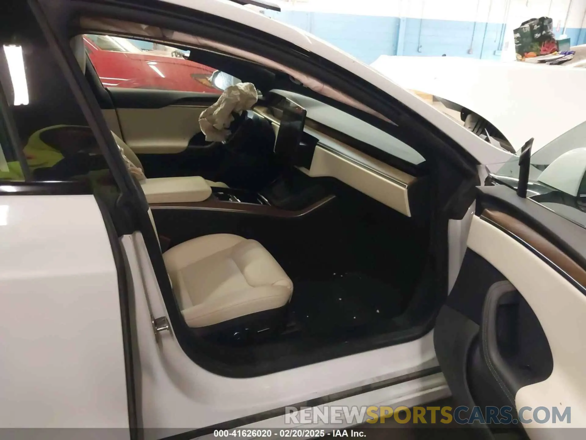 5 Photograph of a damaged car 5YJSA1E59NF493914 TESLA MODEL S 2022