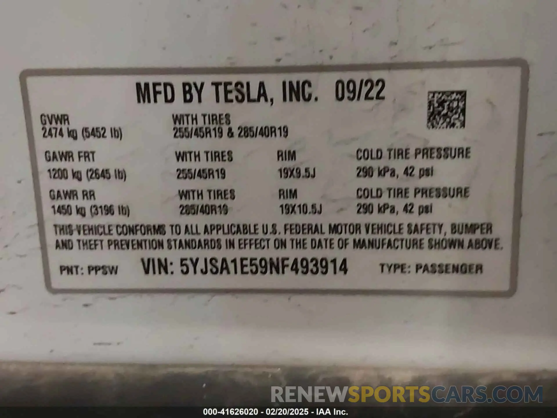 9 Photograph of a damaged car 5YJSA1E59NF493914 TESLA MODEL S 2022
