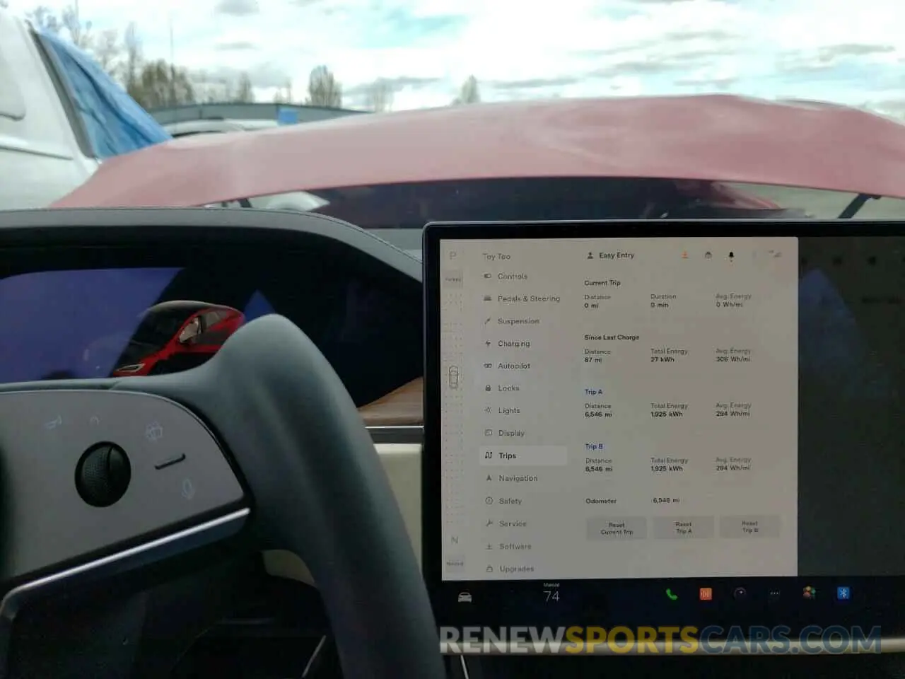 9 Photograph of a damaged car 5YJSA1E5XNF469508 TESLA MODEL S 2022