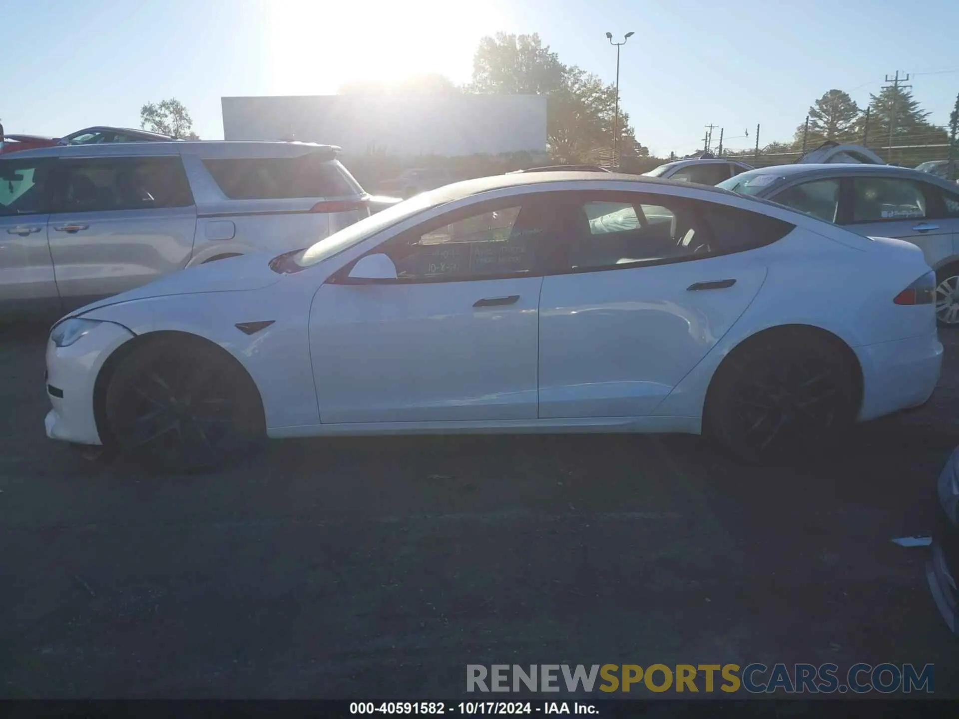 14 Photograph of a damaged car 5YJSA1E5XNF470822 TESLA MODEL S 2022