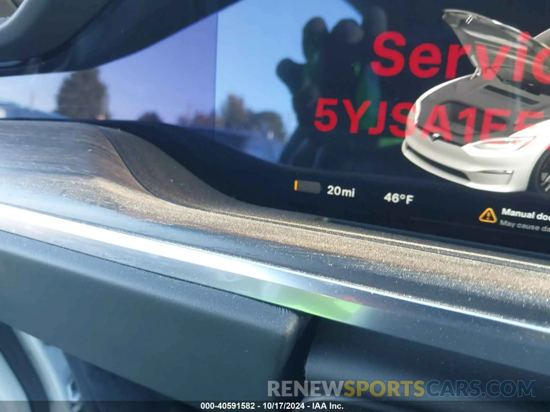 17 Photograph of a damaged car 5YJSA1E5XNF470822 TESLA MODEL S 2022
