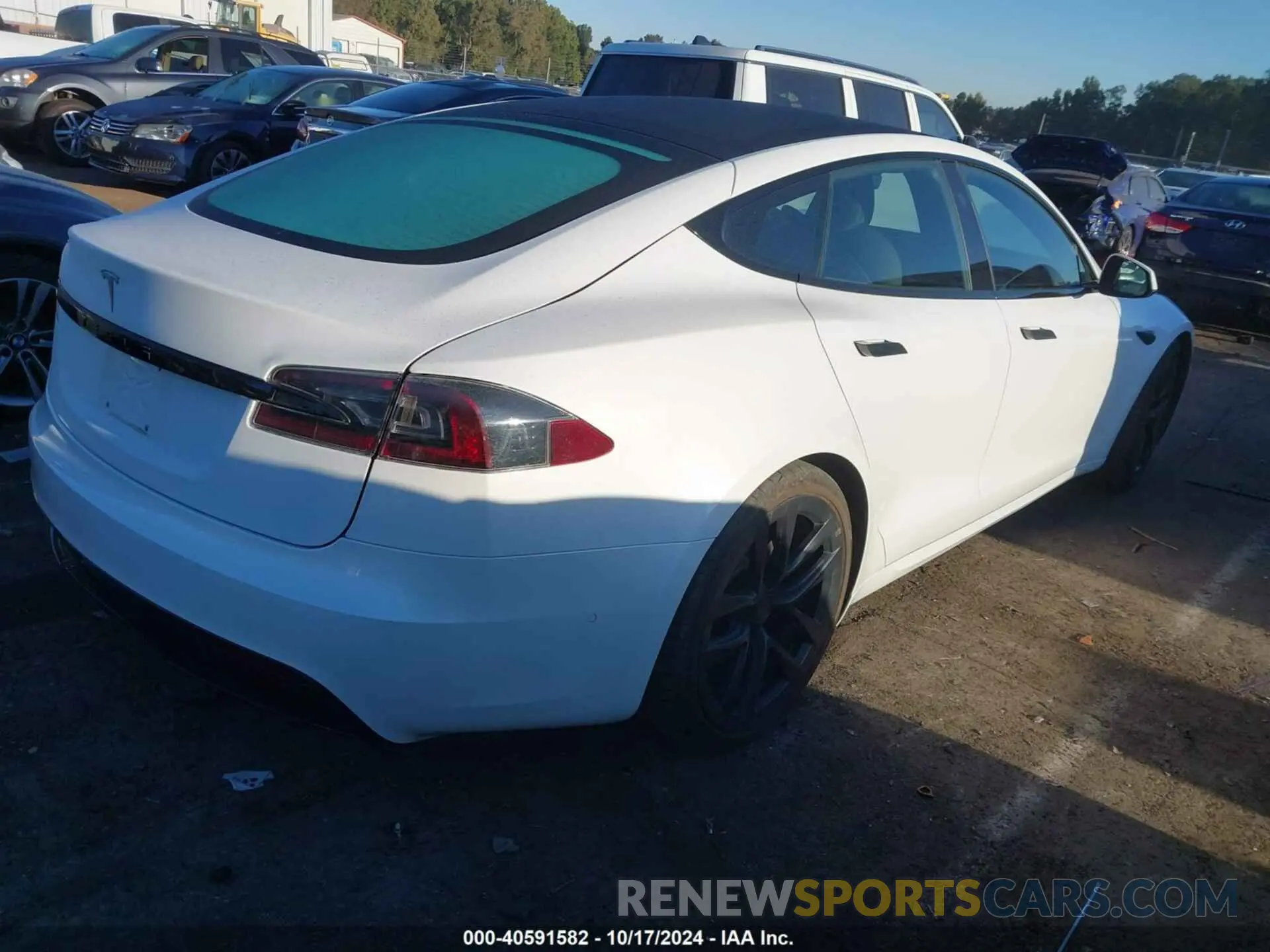 4 Photograph of a damaged car 5YJSA1E5XNF470822 TESLA MODEL S 2022