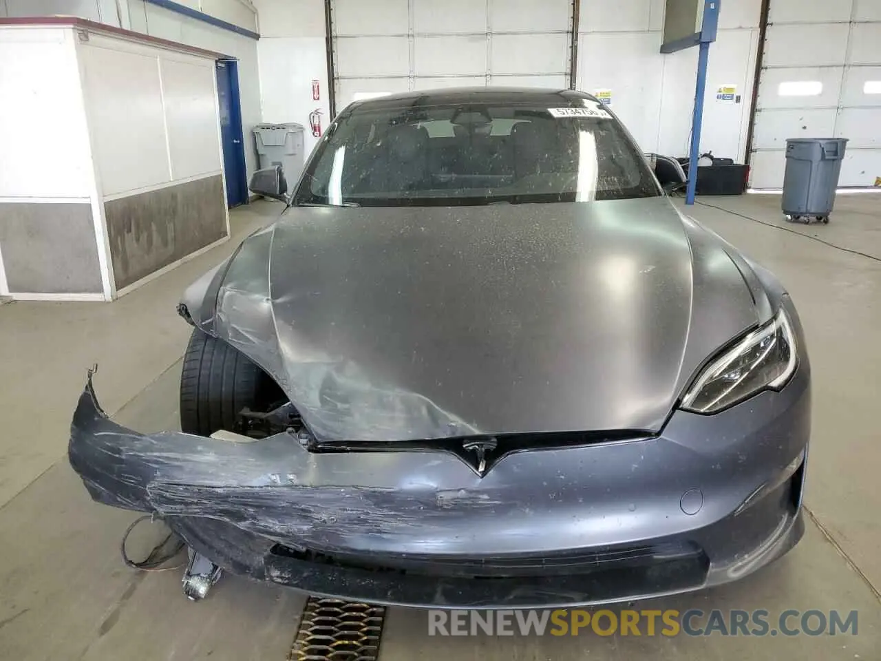 11 Photograph of a damaged car 5YJSA1E5XNF488415 TESLA MODEL S 2022