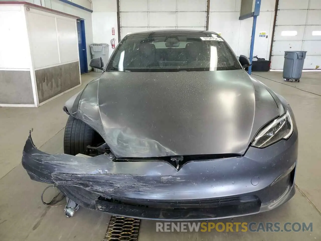 5 Photograph of a damaged car 5YJSA1E5XNF488415 TESLA MODEL S 2022
