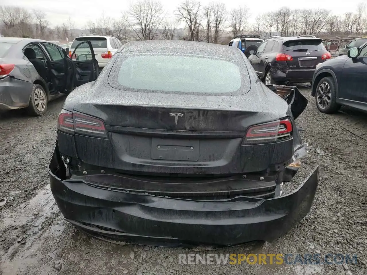 6 Photograph of a damaged car 5YJSA1E5XNF490116 TESLA MODEL S 2022