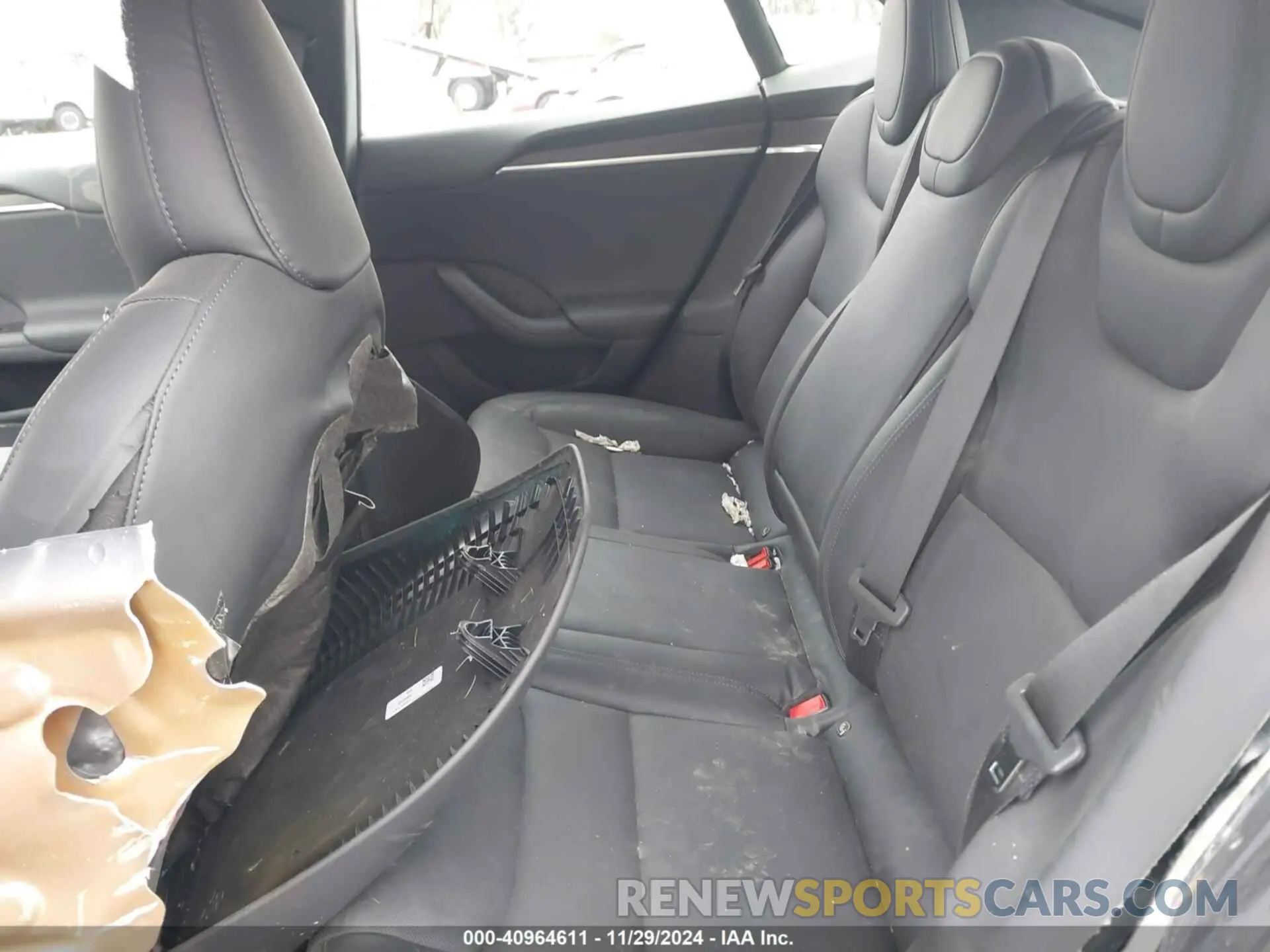 8 Photograph of a damaged car 5YJSA1E5XNF493422 TESLA MODEL S 2022