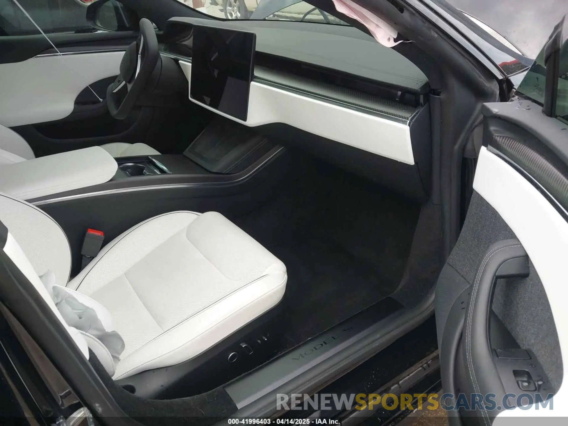 5 Photograph of a damaged car 5YJSA1E60NF460244 TESLA MODEL S 2022