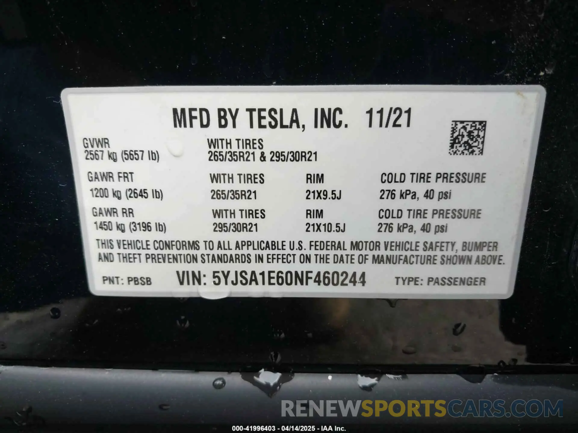 9 Photograph of a damaged car 5YJSA1E60NF460244 TESLA MODEL S 2022
