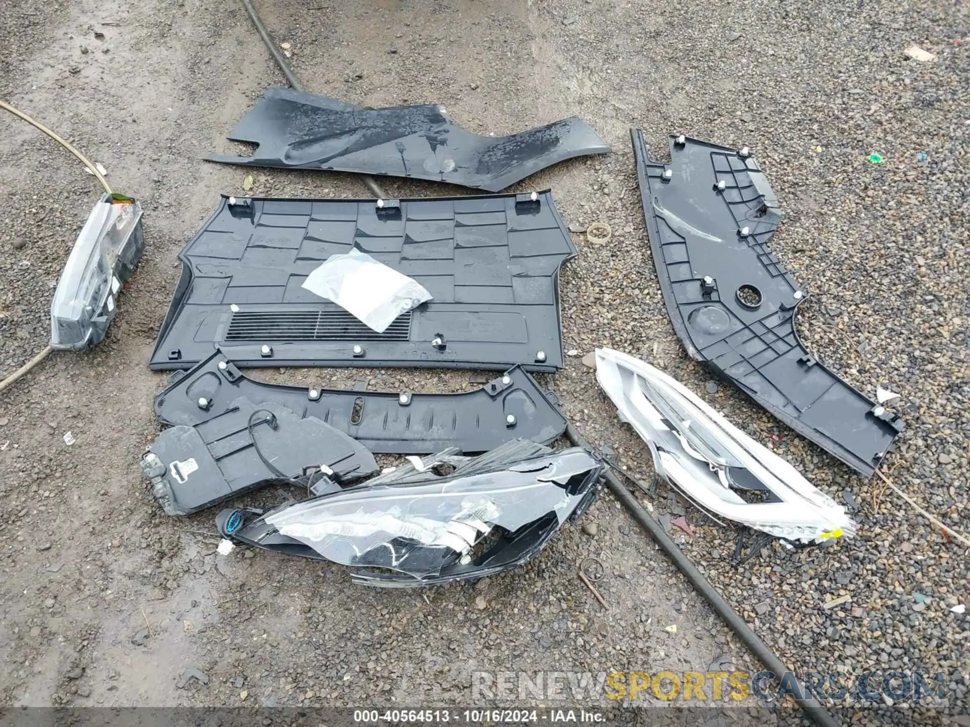 12 Photograph of a damaged car 5YJSA1E60NF461717 TESLA MODEL S 2022