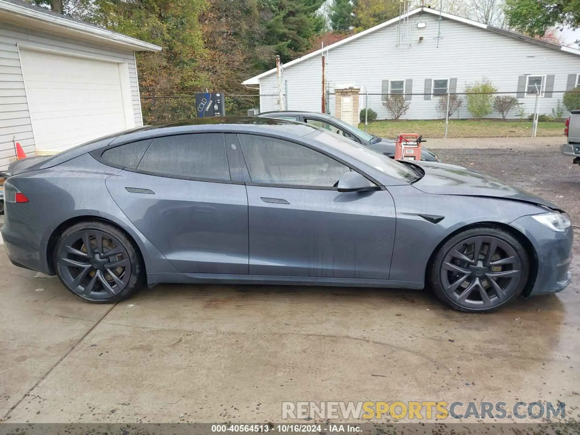 14 Photograph of a damaged car 5YJSA1E60NF461717 TESLA MODEL S 2022