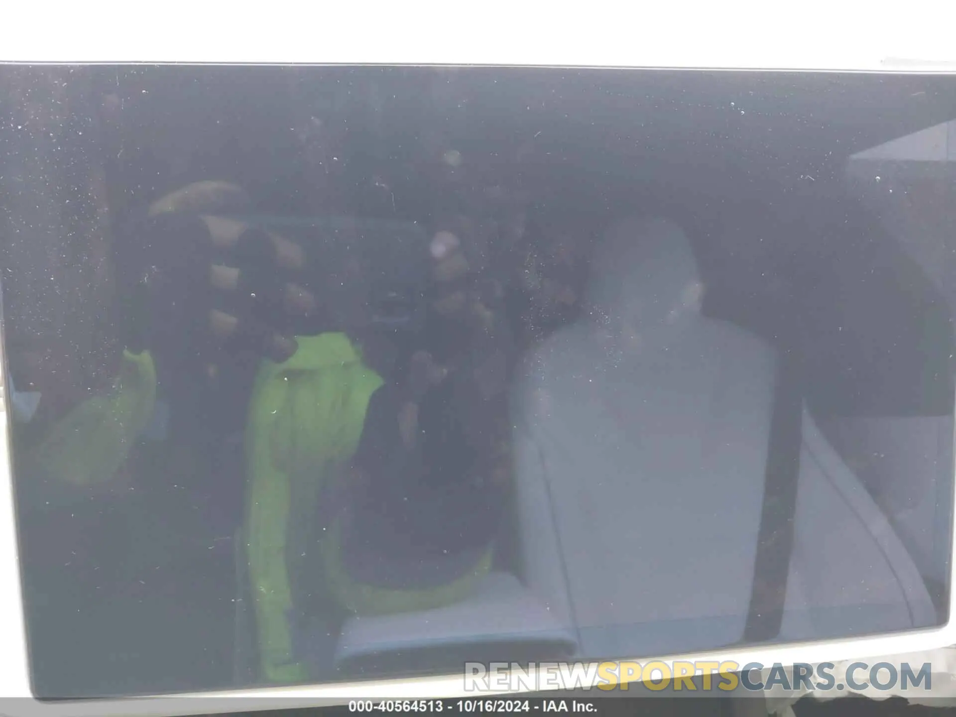 19 Photograph of a damaged car 5YJSA1E60NF461717 TESLA MODEL S 2022