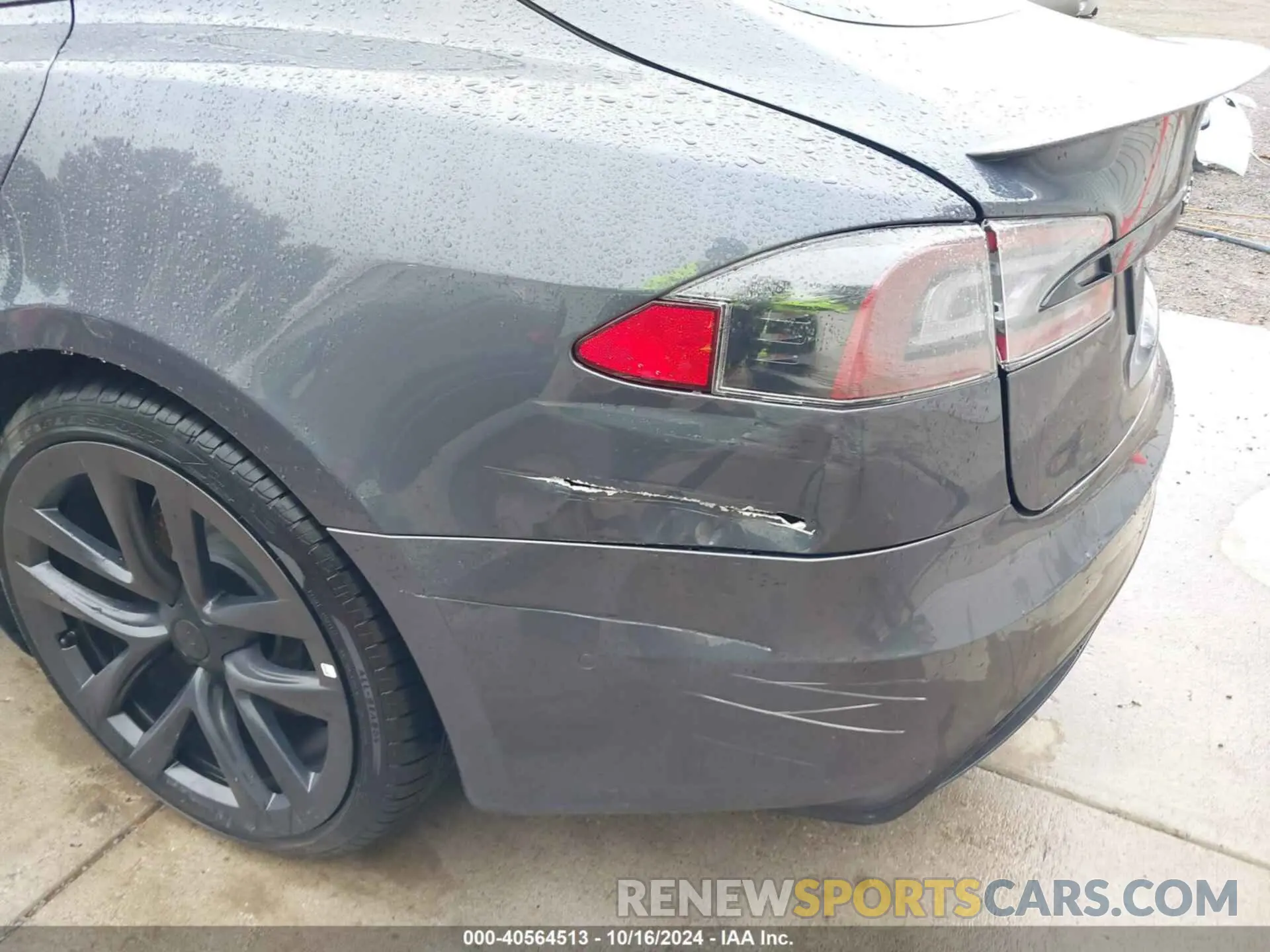 20 Photograph of a damaged car 5YJSA1E60NF461717 TESLA MODEL S 2022