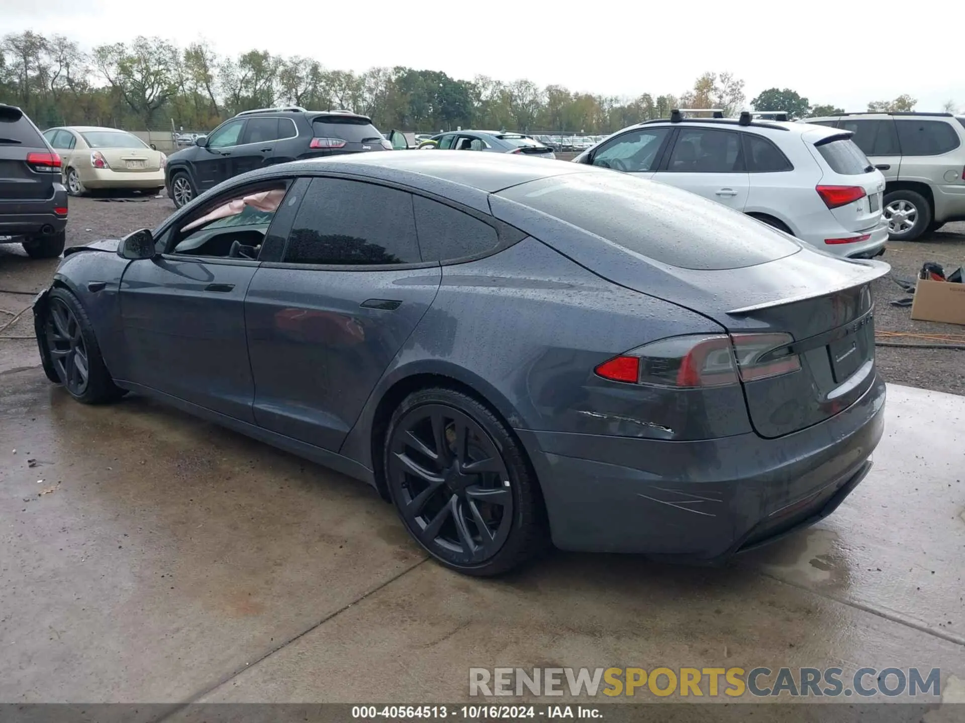 3 Photograph of a damaged car 5YJSA1E60NF461717 TESLA MODEL S 2022