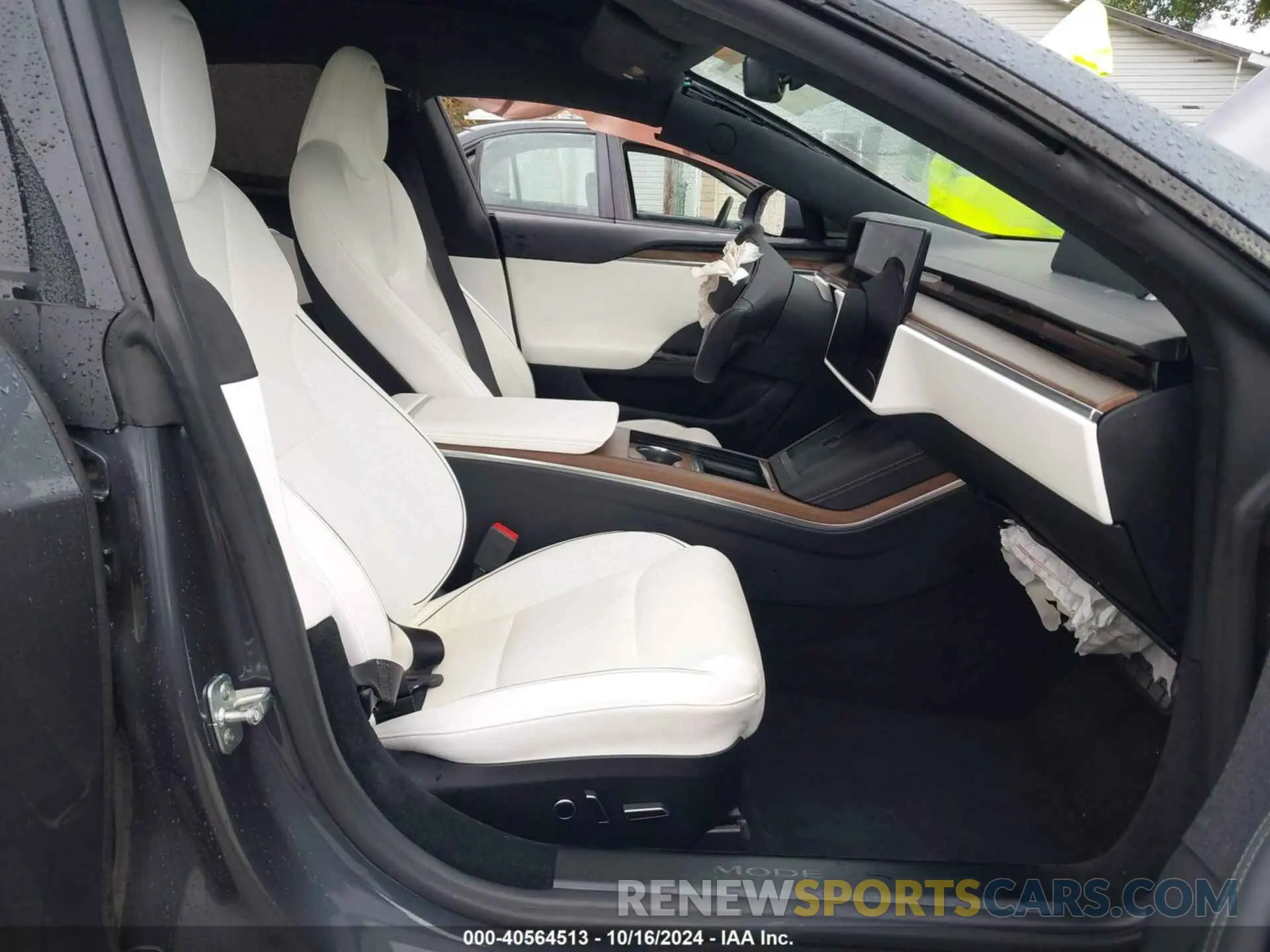 5 Photograph of a damaged car 5YJSA1E60NF461717 TESLA MODEL S 2022
